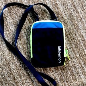 Lululemon easy access crossbody bag
